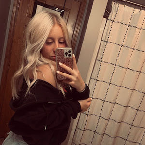 Meet your Posher, Alyson